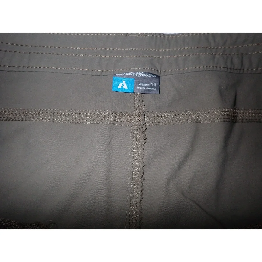 Eddie Bauer Womens First Ascent Guide Hiking Cargo Shorts Brown Size 14